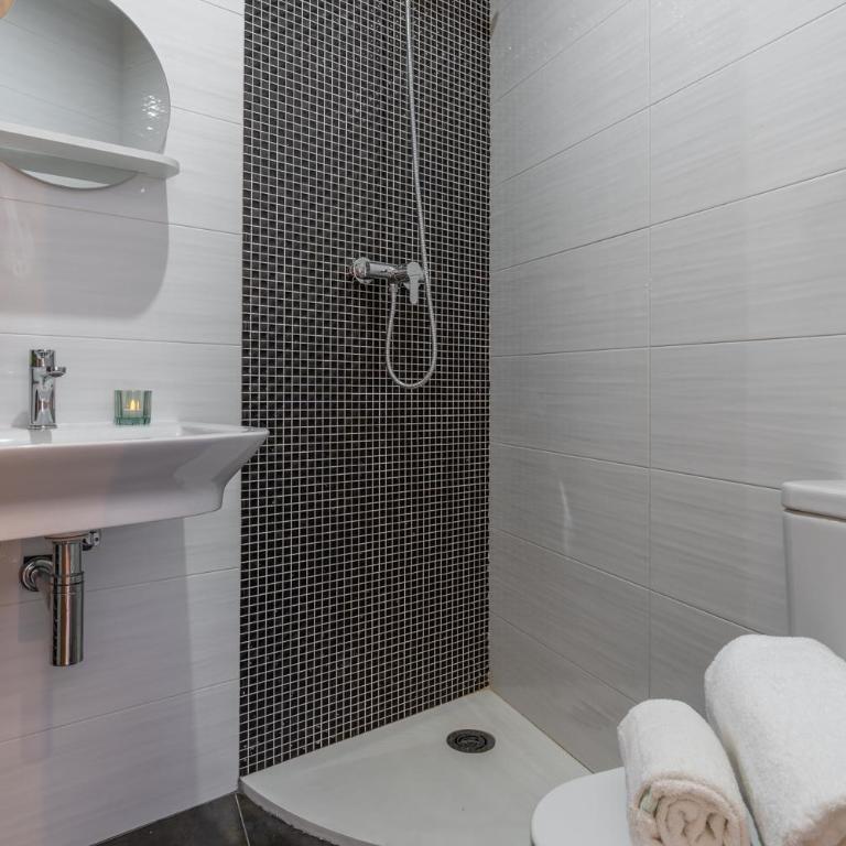 tuGuest Postigo II Catedral Apartment - Free parking - Two-Bedroom Apartment - 23