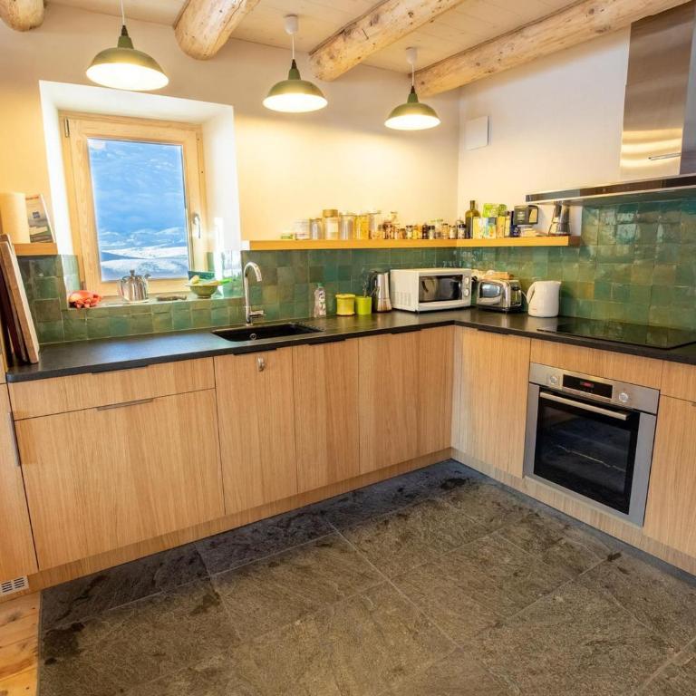 Chalet spacieux à Méribel avec terrasse ensoleillée et cheminée - Chalet 3 Chambres - 7