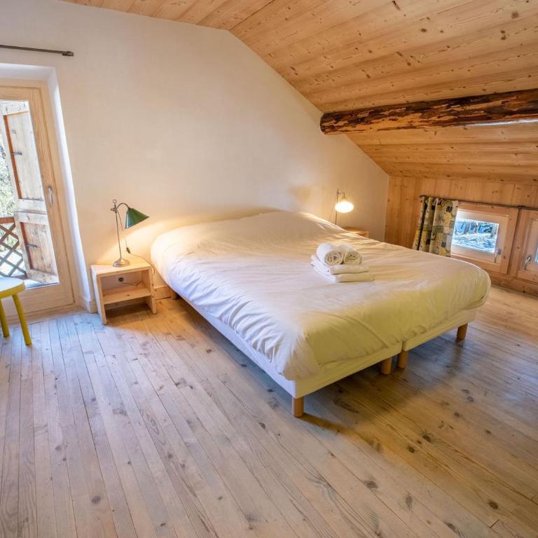 Chalet spacieux à Méribel avec terrasse ensoleillée et cheminée - Chalet 3 Chambres - 10