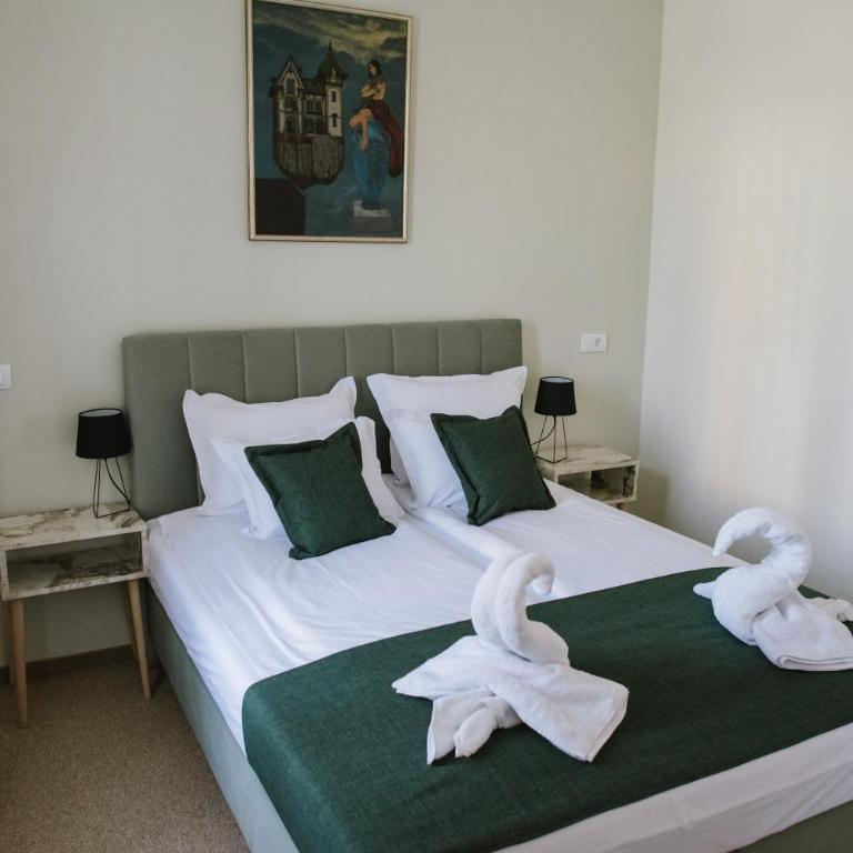AVIOR Garni Hotel - Family Room - 4