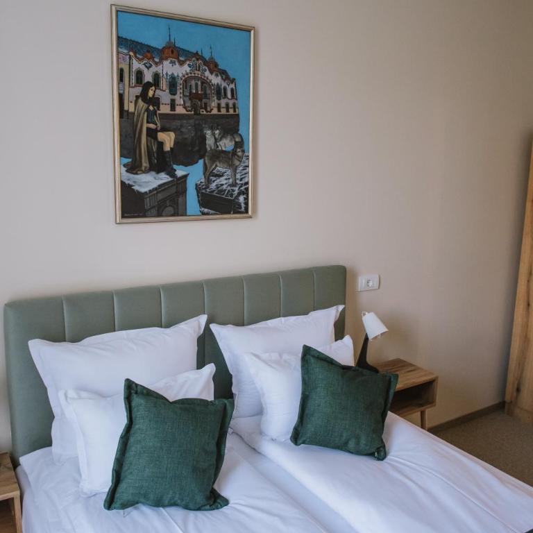 AVIOR Garni Hotel - Double Room with Private Bathroom - 13