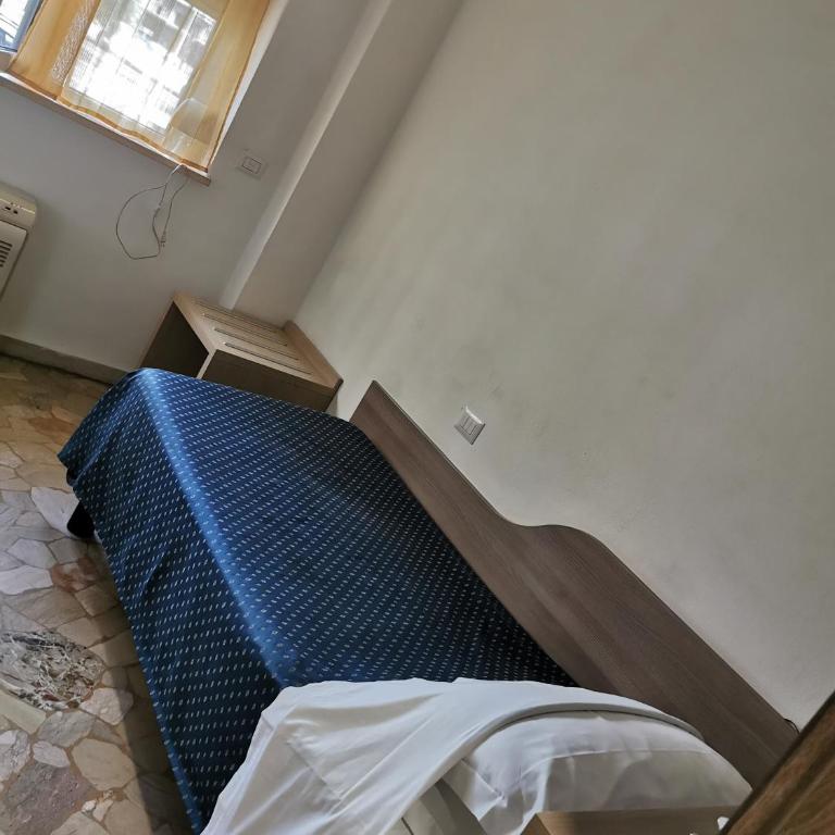 HOTEL BISSI - Camera Singola con Bagno Privato - 1