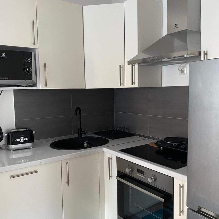 Moon Apartment Bihac - Three-Bedroom Apartment - 8