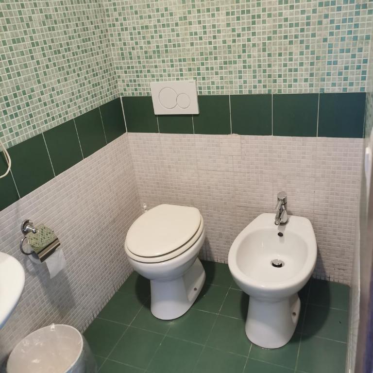 HOTEL BISSI - Camera Matrimoniale con Bagno Privato - 3