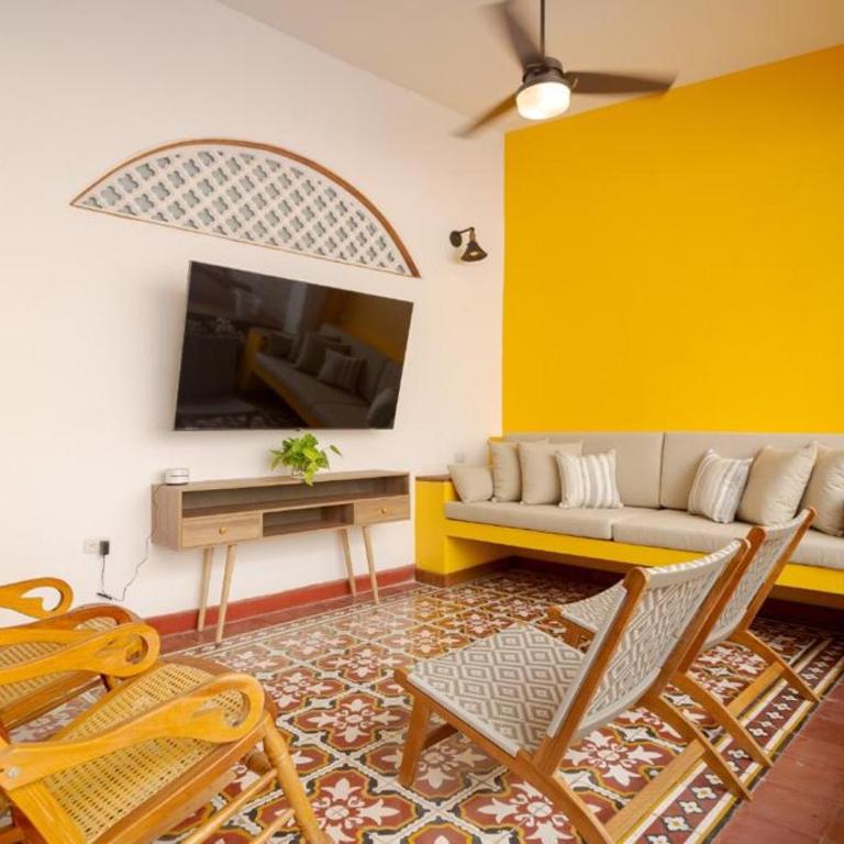 Acogedora Casa 3CM en getsemani con piscina y wifi - Casa - 3