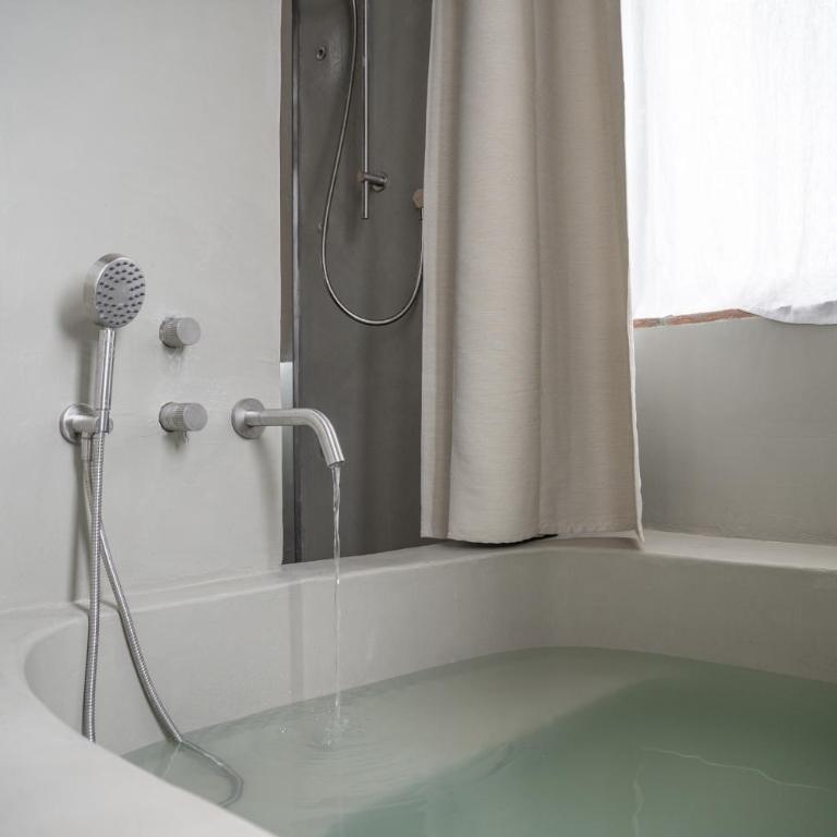 Torre Subrosa, vasca in camera cromoterapia - One-Bedroom Apartment with Chromotherapy - 6