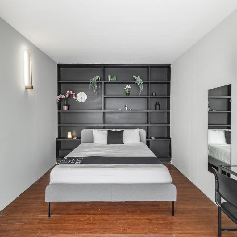 Singular Goldsmith - Queen Room with Shared Bathroom - 7