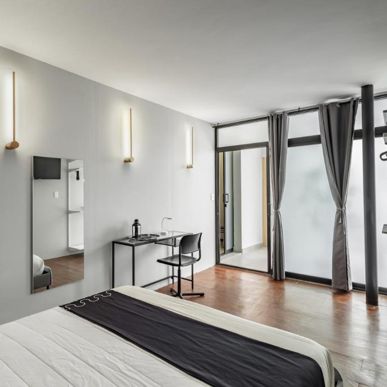 Singular Goldsmith - Queen Room with Shared Bathroom - 5