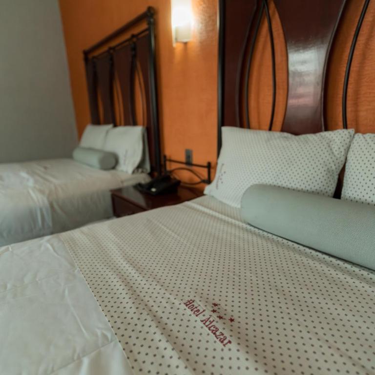 Hotel Alcazar - Guadalajara Centro Historico - Habitación Doble - 2 camas dobles - 32