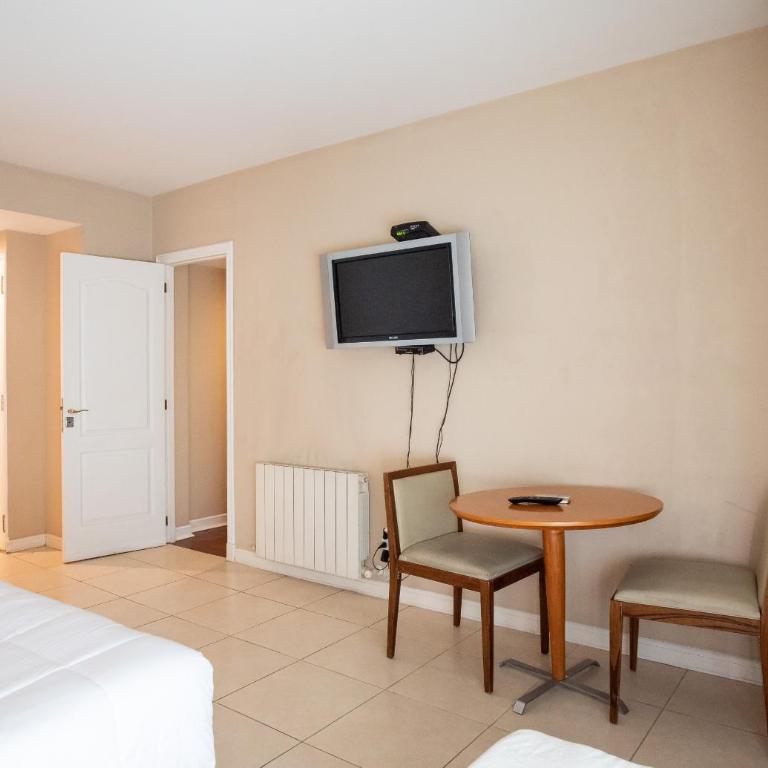 Millennium Inn Mendoza - Three-Bedroom Apartment - 20