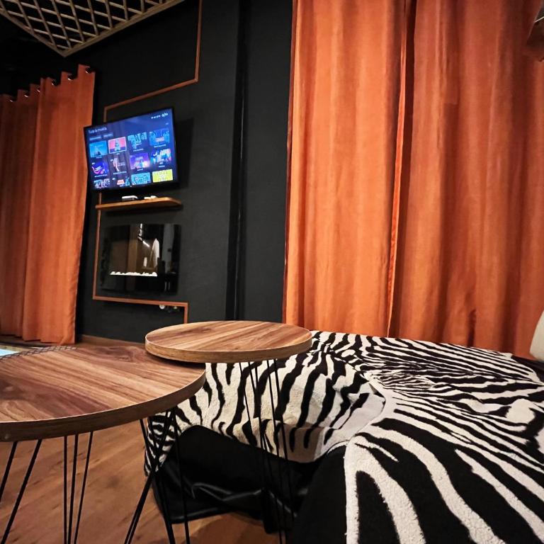 Chic8 luxury Gran via - One-Bedroom Apartment - 2