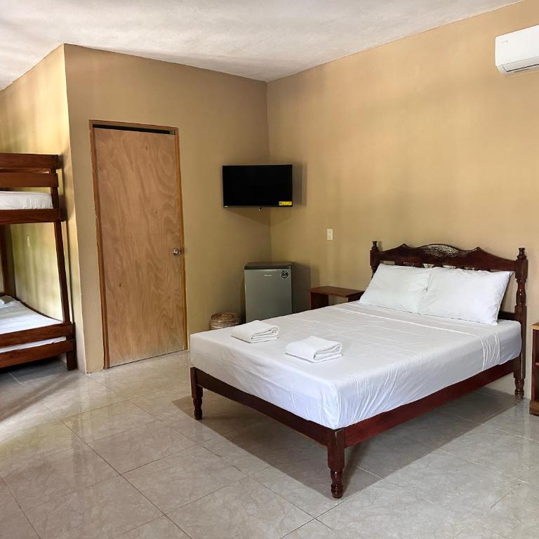 Hotel Bacalar Sunshine - Habitación Familiar con vistas al jardín - 9