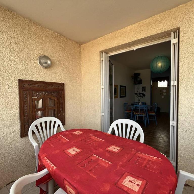 T2 avec piscine, parking, animaux admis - Proche plage Saint-Cyprien - FR-1-106-84 - Apartment - 6