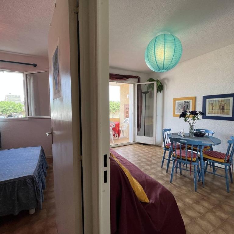 T2 avec piscine, parking, animaux admis - Proche plage Saint-Cyprien - FR-1-106-84 - Apartment - 10