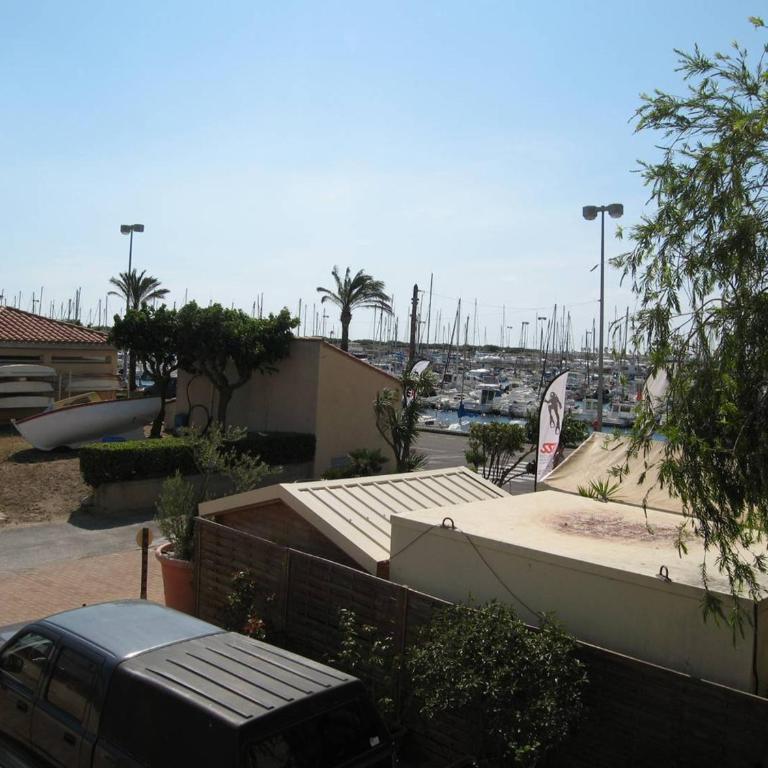 T2 avec piscine, parking, animaux admis - Proche plage Saint-Cyprien - FR-1-106-84 - Apartment - 14
