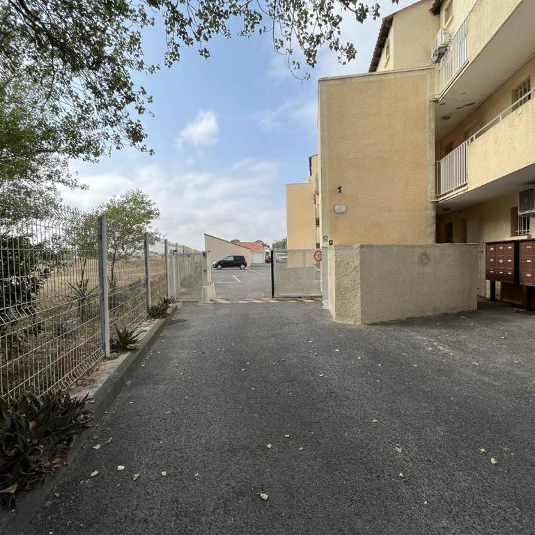 T2 avec piscine, parking, animaux admis - Proche plage Saint-Cyprien - FR-1-106-84 - Apartment - 25