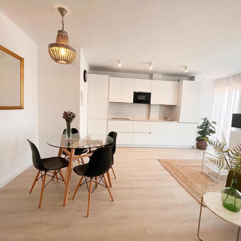 Homely Málaga Cienfuegos, plaza de la Merced con vistas - Apartamento de 2 dormitorios - 11