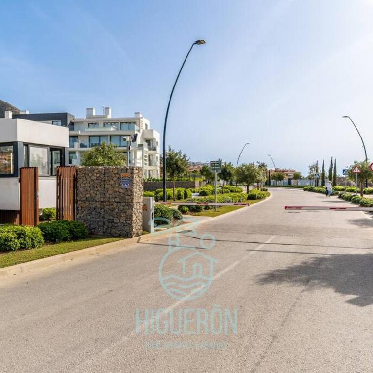 HigueronRentals Golden Sunrise - Three-Bedroom Apartment - 2