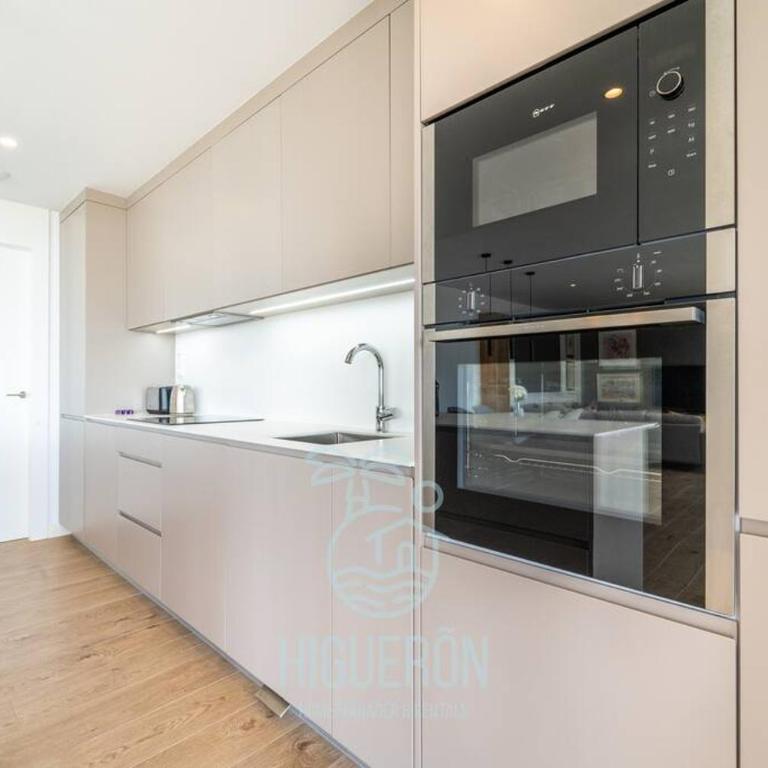 HigueronRentals Golden Sunrise - Three-Bedroom Apartment - 9