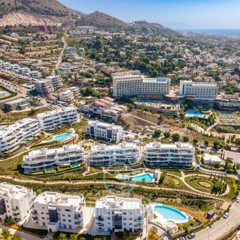 HigueronRentals Golden Sunrise - Three-Bedroom Apartment - 12