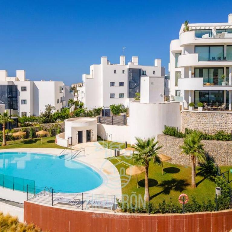 HigueronRentals Golden Sunrise - Three-Bedroom Apartment - 15