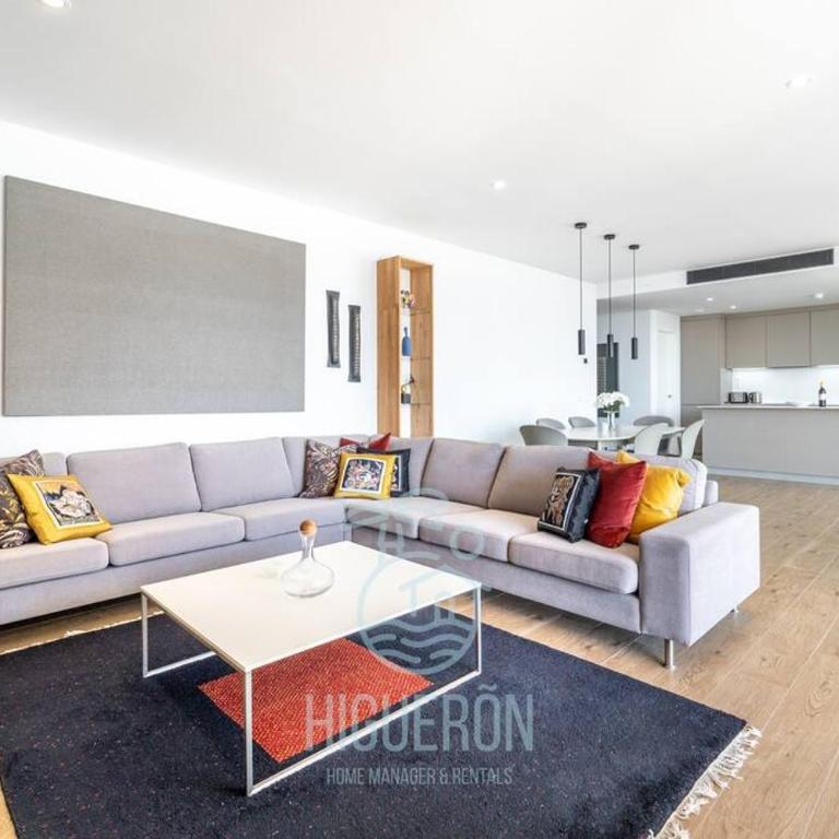 HigueronRentals Golden Sunrise - Three-Bedroom Apartment - 18