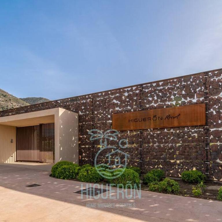 HigueronRentals Golden Sunrise - Three-Bedroom Apartment - 23