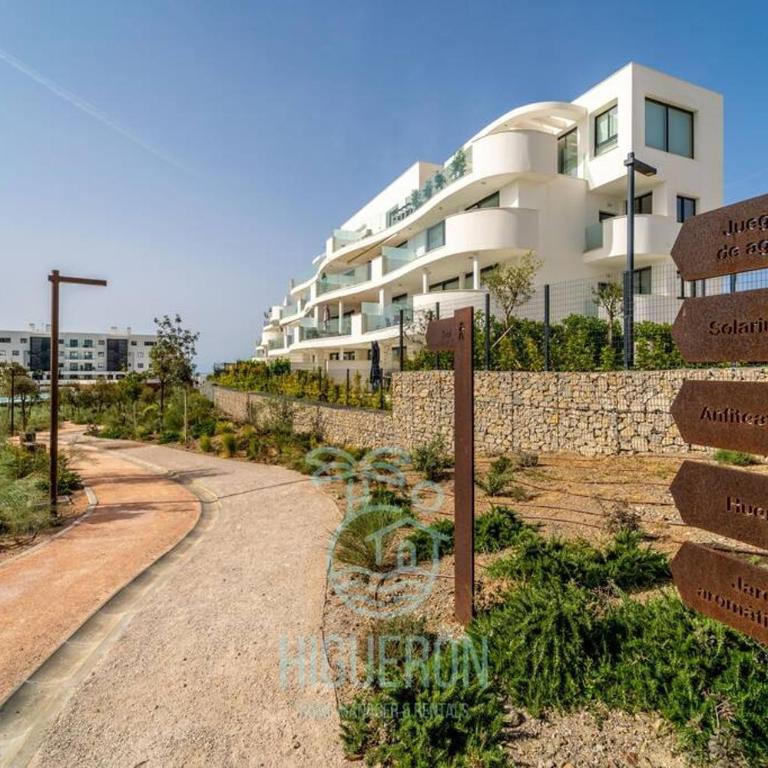 HigueronRentals Golden Sunrise - Three-Bedroom Apartment - 25