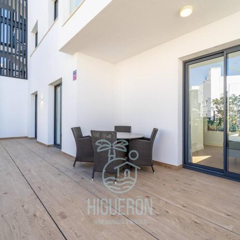 HigueronRentals Golden Sunrise - Three-Bedroom Apartment - 26