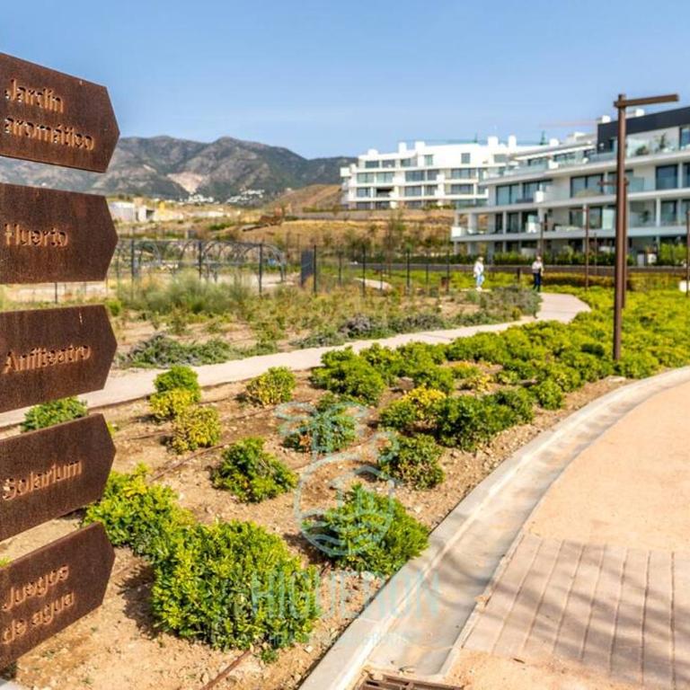 HigueronRentals Golden Sunrise - Three-Bedroom Apartment - 33