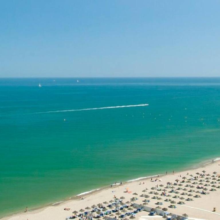 HigueronRentals Golden Sunrise - Three-Bedroom Apartment - 45