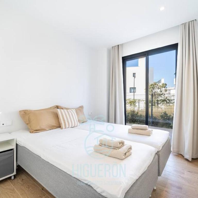 HigueronRentals Golden Sunrise - Three-Bedroom Apartment - 53