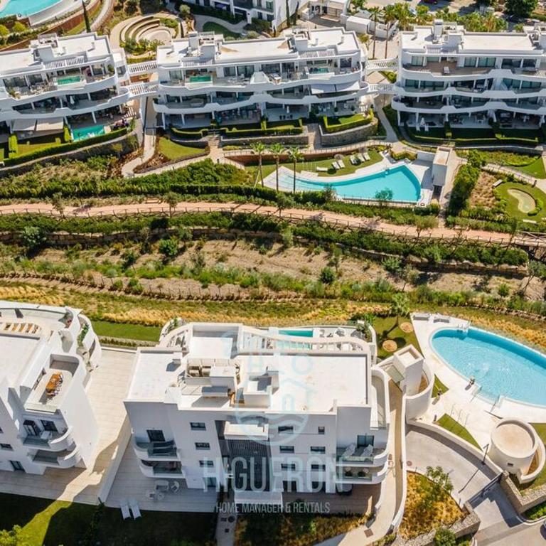 HigueronRentals Golden Sunrise - Three-Bedroom Apartment - 60