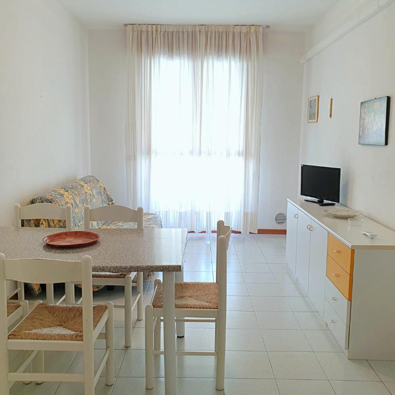 Halley - Two-Bedroom Apartment - 15