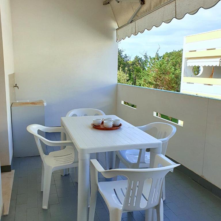 Halley - Two-Bedroom Apartment - 30