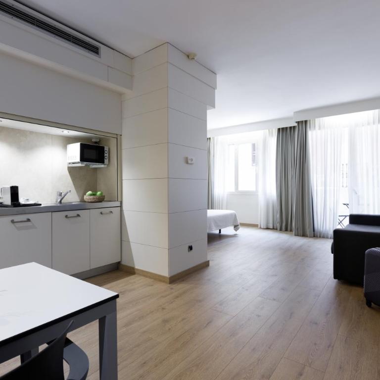 Aparthotel Mariano Cubi Barcelona - Triple Apartment - 1