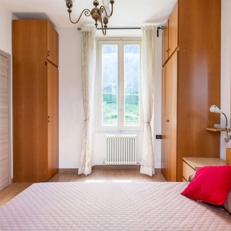 [Como 100MQ] 5 mins to center + Free Park and View - Appartamento con 2 Camere da Letto - 2