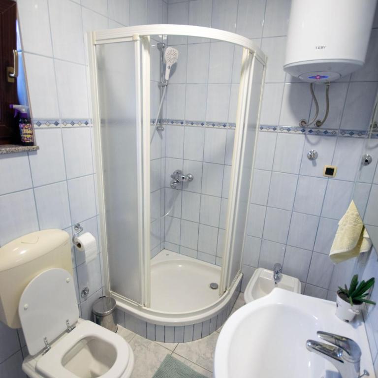 Villa Vita - Three-Bedroom Villa - 32