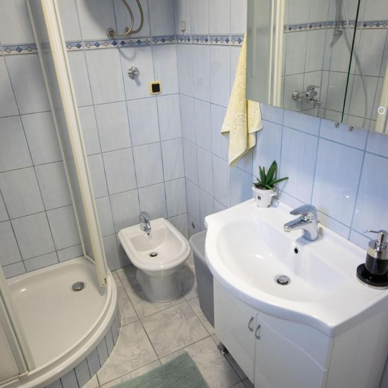 Villa Vita - Three-Bedroom Villa - 33