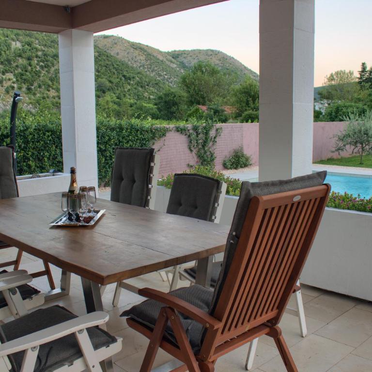 Villa Vita - Three-Bedroom Villa - 34