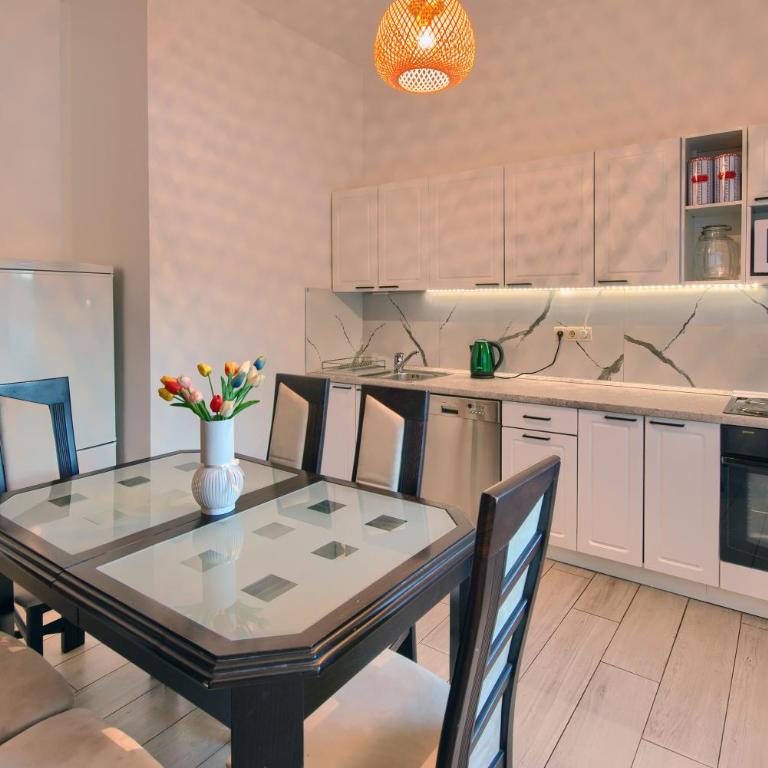 Villa Vita - Three-Bedroom Villa - 41