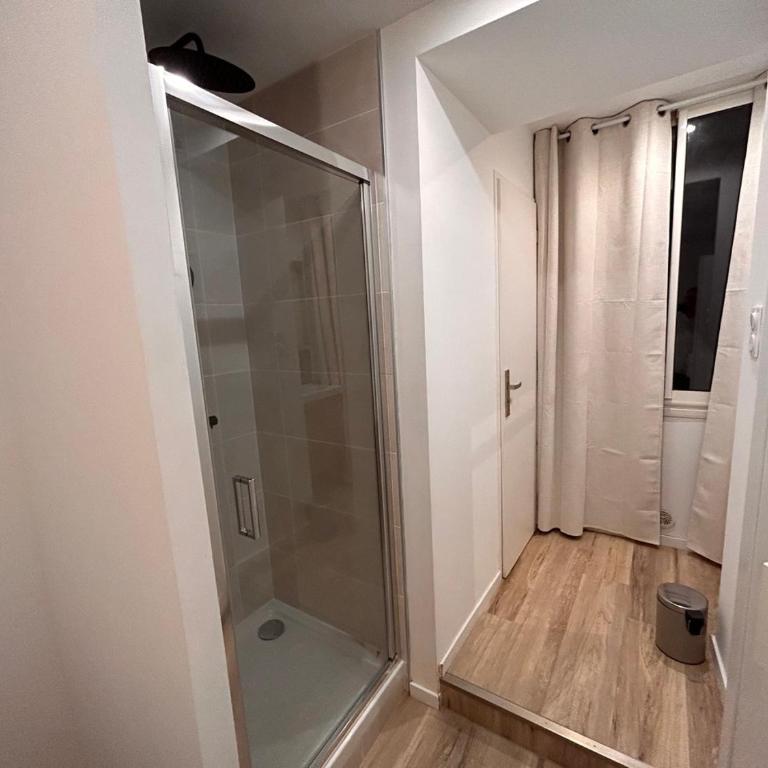 Bel appartement climatisé 2 chambres à 20m du Vieux-Port - Appartement 2 Chambres - 12