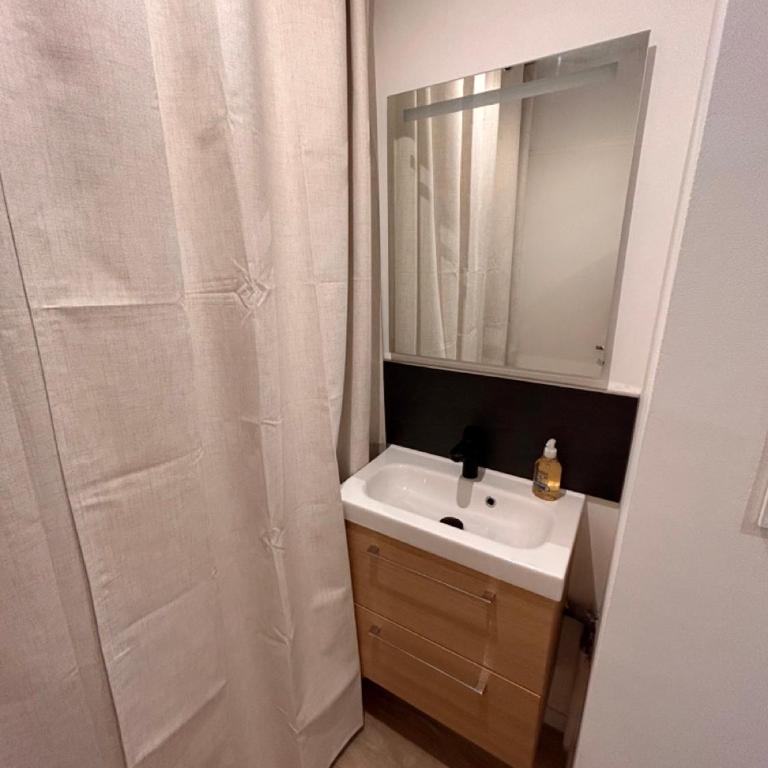 Bel appartement climatisé 2 chambres à 20m du Vieux-Port - Appartement 2 Chambres - 13