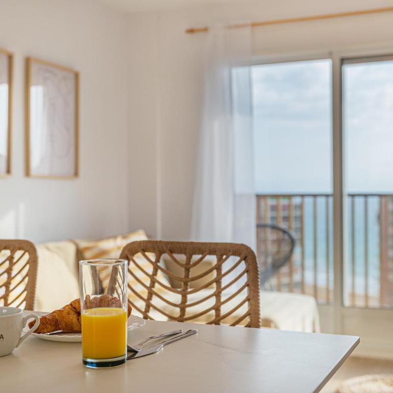 Stay In Beach Front - Three-Bedroom Apartment - 10