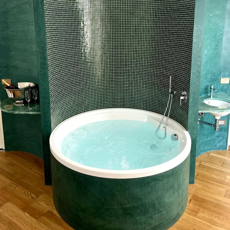 Imperial Terrace suite - Suite Royal con Vasca Idromassaggio - 1