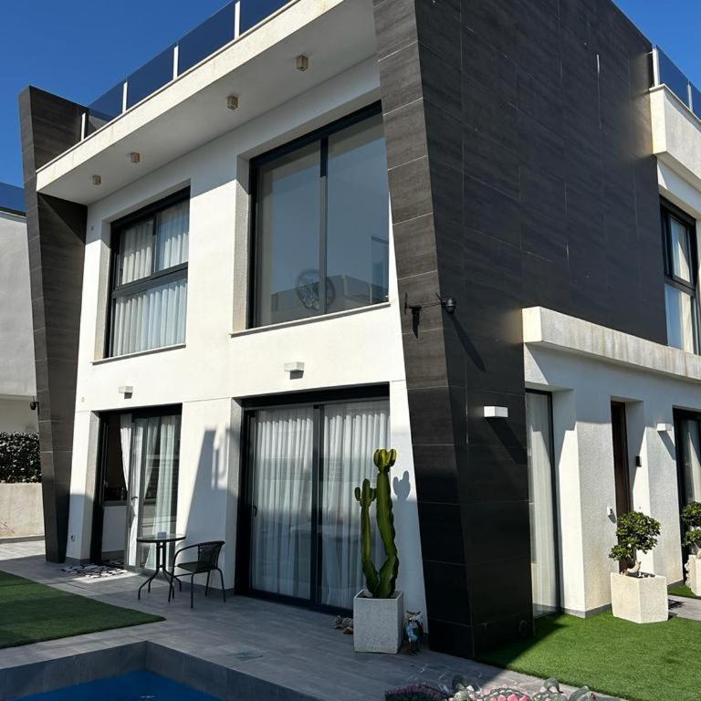 Brilliant Villa - Three-Bedroom Villa - 1