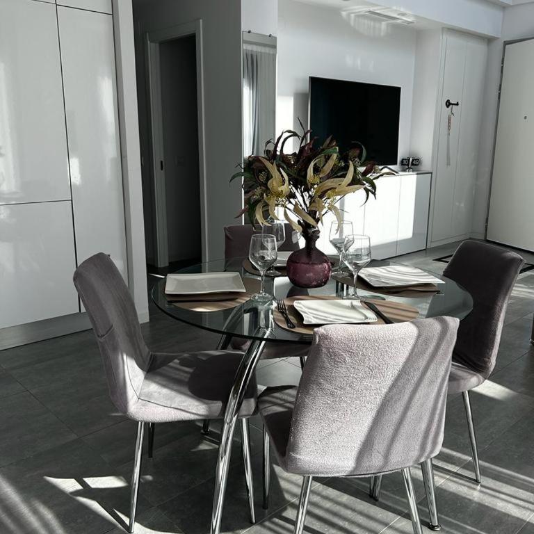 Brilliant Villa - Three-Bedroom Villa - 17