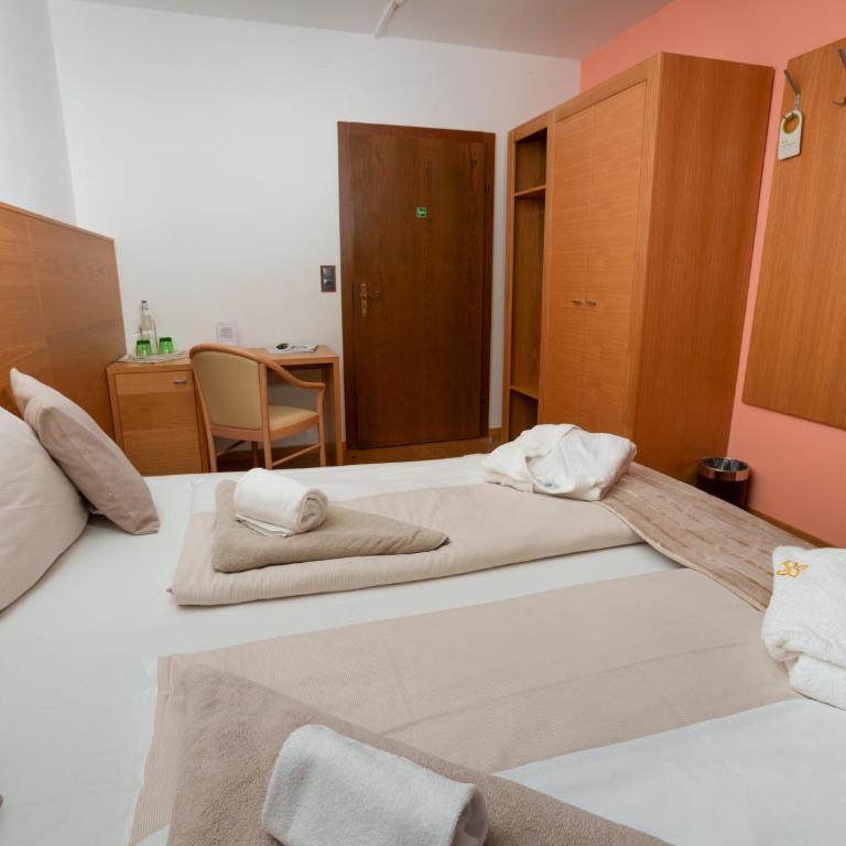 Hotel Künstleralm - Economy Doppel- oder Zweibettzimmer - 2