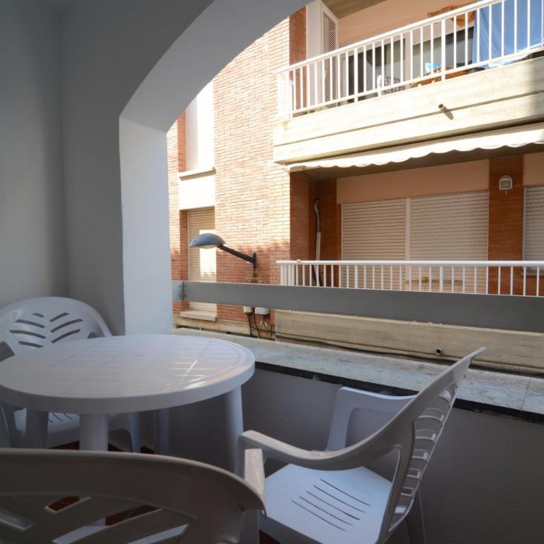 MARINA LATERAL 1D - Three-Bedroom Apartment - 9