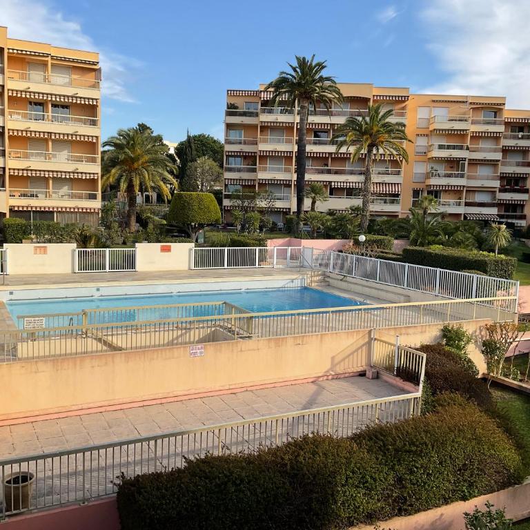 Luxury One bedroom with garden - Apartamento de 1 dormitorio - 26